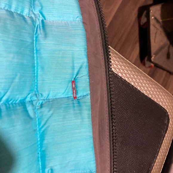 Burton AK Goretex Down Jacket - Picture 8 of 9